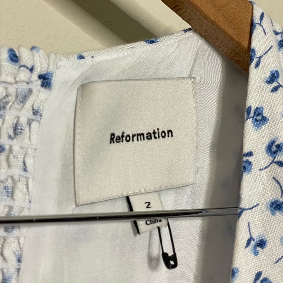 Reformation Coucou Linen Dress in Hanna - Picture 8 of 9